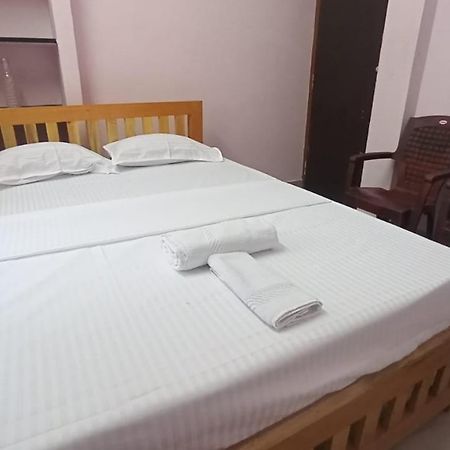 Thiru Arunai Guest House Tiruvannāmalai Dış mekan fotoğraf