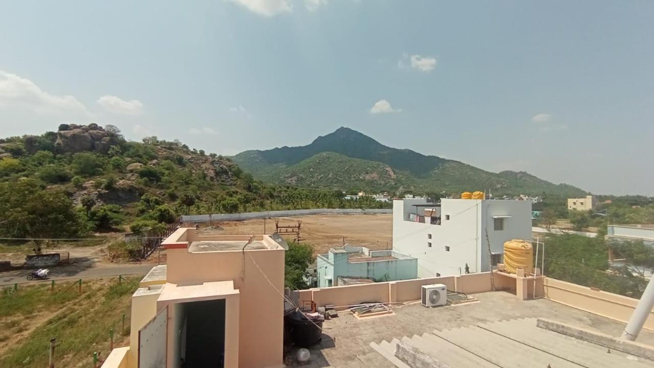 Thiru Arunai Guest House Tiruvannāmalai Dış mekan fotoğraf